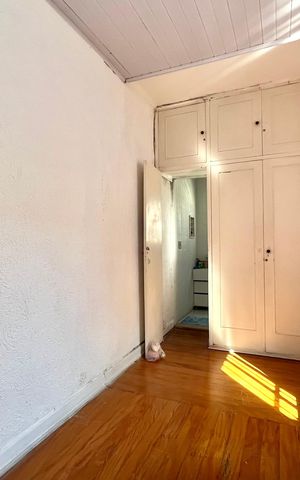 Casa à venda com 300m², 3 quartos e 2 vagas Casa à venda com 300m², 3 quartos e 2 vagasSuíte