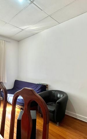 Casa à venda com 300m², 3 quartos e 2 vagas Casa à venda com 300m², 3 quartos e 2 vagasQuarto 1