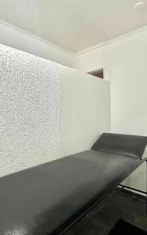 Casa à venda com 300m², 3 quartos e 2 vagas Casa à venda com 300m², 3 quartos e 2 vagasQuarto 3