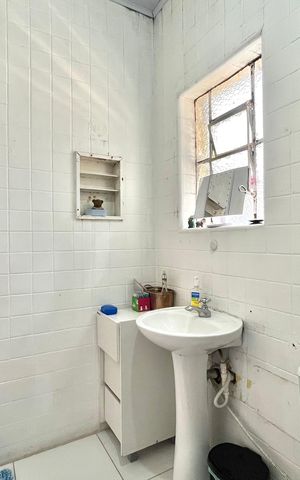 Casa à venda com 300m², 3 quartos e 2 vagas Casa à venda com 300m², 3 quartos e 2 vagasBanheiro da Suíte