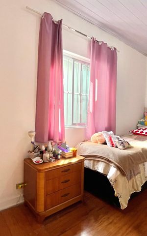 Casa à venda com 300m², 3 quartos e 2 vagas Casa à venda com 300m², 3 quartos e 2 vagasSuíte