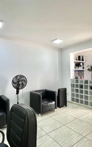 Casa à venda com 300m², 3 quartos e 2 vagas Casa à venda com 300m², 3 quartos e 2 vagasSala