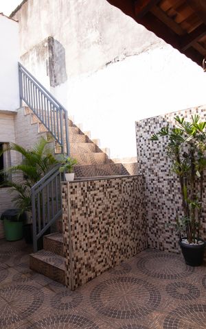 Casa à venda com 168m², 3 quartos e 2 vagas Casa à venda com 168m², 3 quartos e 2 vagasÁrea Externa
