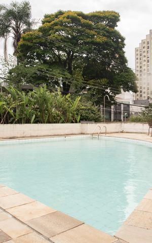 Apartamento à venda com 128m², 3 quartos e 3 vagasÁrea comum - Piscina 2