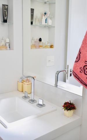 Apartamento à venda com 58m², 2 quartos e 1 vaga Apartamento à venda com 58m², 2 quartos e 1 vagaBanheiro da Suíte
