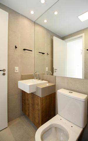 Apartamento para alugar com 69m², 2 quartos e 1 vaga Apartamento para alugar com 69m², 2 quartos e 1 vagaBanheiro da Suíte