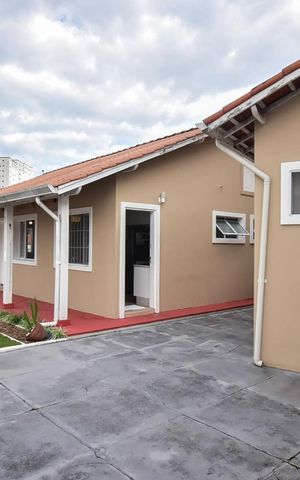 Casa à venda com 321m², 3 quartos e 7 vagasFachada