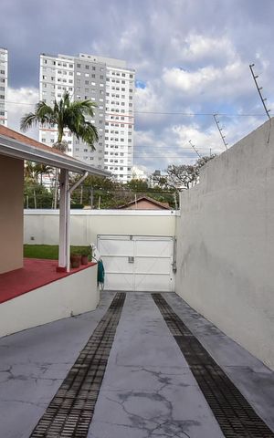 Casa à venda com 321m², 3 quartos e 7 vagasGaragem