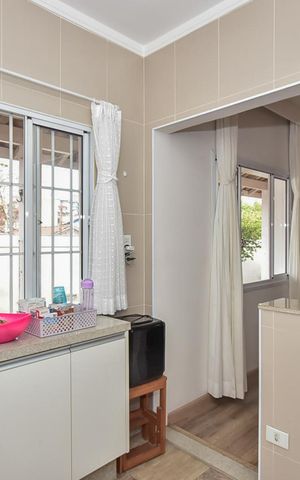 Casa à venda com 321m², 3 quartos e 7 vagasCozinha