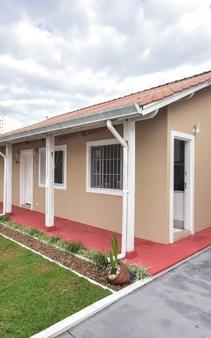 Casa à venda com 321m², 3 quartos e 7 vagasFachada