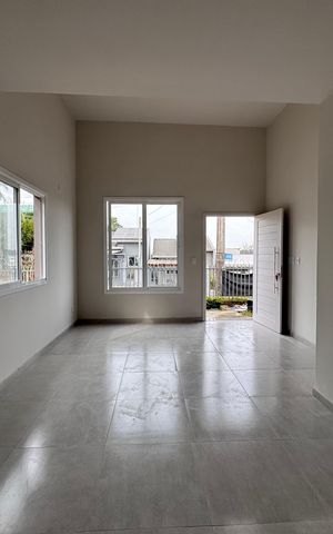 Casa à venda com 62m², 2 quartos e 2 vagas Casa à venda com 62m², 2 quartos e 2 vagasSala