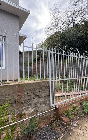 Casa à venda com 62m², 2 quartos e 2 vagas Casa à venda com 62m², 2 quartos e 2 vagasFachada