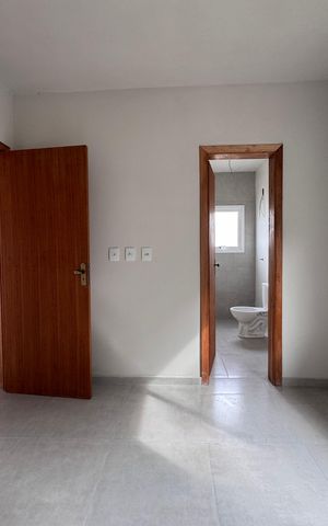 Casa à venda com 62m², 2 quartos e 2 vagas Casa à venda com 62m², 2 quartos e 2 vagasSuíte