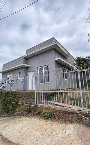 Casa à venda com 62m², 2 quartos e 2 vagas Casa à venda com 62m², 2 quartos e 2 vagasFachada
