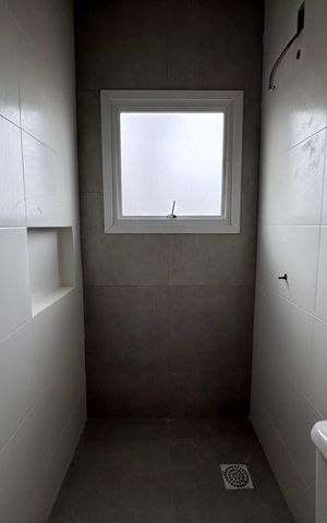 Casa à venda com 62m², 2 quartos e 2 vagas Casa à venda com 62m², 2 quartos e 2 vagasBanheiro Social