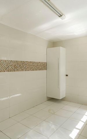 Casa para alugar com 300m², 4 quartos e 2 vagas Casa para alugar com 300m², 4 quartos e 2 vagasCozinha
