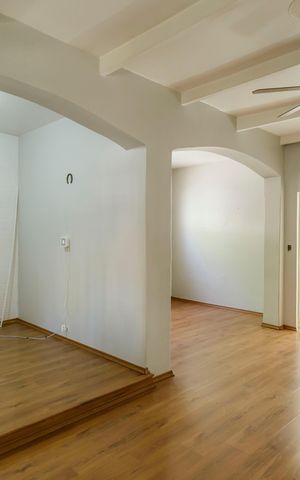 Casa para alugar com 300m², 4 quartos e 2 vagas Casa para alugar com 300m², 4 quartos e 2 vagasSala 1