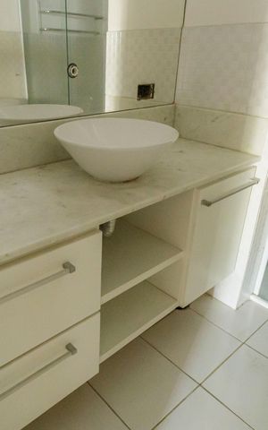Casa para alugar com 300m², 4 quartos e 2 vagas Casa para alugar com 300m², 4 quartos e 2 vagasBanheiro 1