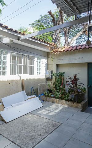 Casa para alugar com 300m², 4 quartos e 2 vagas Casa para alugar com 300m², 4 quartos e 2 vagasQuintal