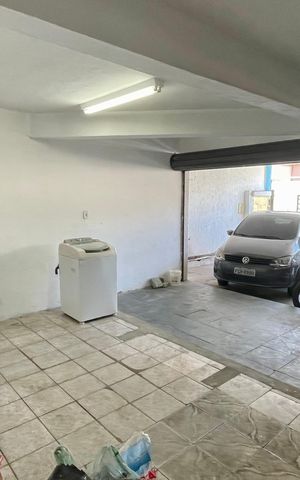 Casa à venda com 344m², 6 quartos e 5 vagas Casa à venda com 344m², 6 quartos e 5 vagasÁrea comum