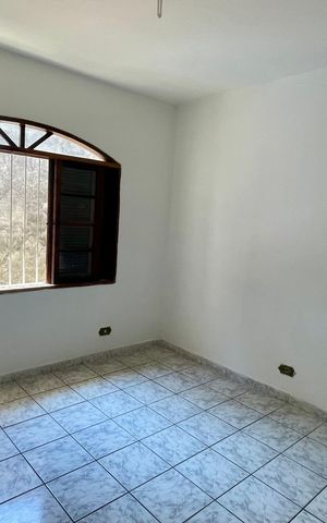 Casa à venda com 344m², 6 quartos e 5 vagas Casa à venda com 344m², 6 quartos e 5 vagasQuarto 3