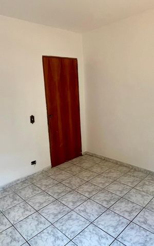Casa à venda com 344m², 6 quartos e 5 vagas Casa à venda com 344m², 6 quartos e 5 vagasQuarto 3