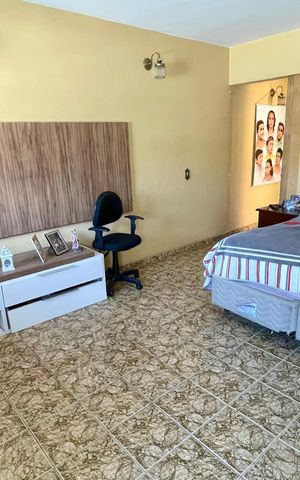 Casa à venda com 344m², 6 quartos e 5 vagas Casa à venda com 344m², 6 quartos e 5 vagasQuarto 2