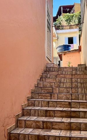 Casa à venda com 344m², 6 quartos e 5 vagas Casa à venda com 344m², 6 quartos e 5 vagasÁrea externa