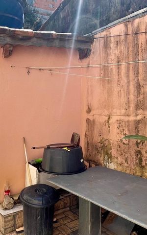 Casa à venda com 344m², 6 quartos e 5 vagas Casa à venda com 344m², 6 quartos e 5 vagasQuintal