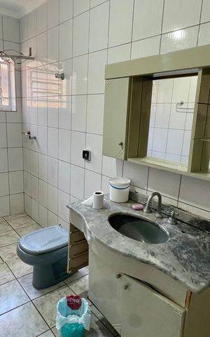 Casa à venda com 344m², 6 quartos e 5 vagas Casa à venda com 344m², 6 quartos e 5 vagasBanheiro Suíte 2