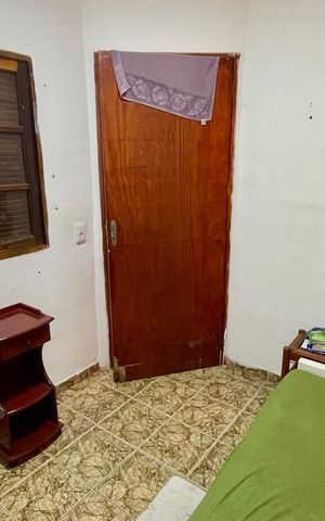 Casa à venda com 344m², 6 quartos e 5 vagas Casa à venda com 344m², 6 quartos e 5 vagasQuarto 1