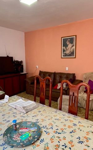 Casa à venda com 344m², 6 quartos e 5 vagas Casa à venda com 344m², 6 quartos e 5 vagasSala