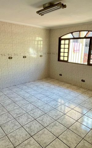 Casa à venda com 344m², 6 quartos e 5 vagas Casa à venda com 344m², 6 quartos e 5 vagasCozinha