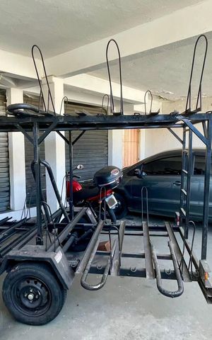 Casa à venda com 344m², 6 quartos e 5 vagas Casa à venda com 344m², 6 quartos e 5 vagasGaragem