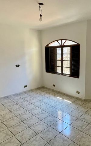 Casa à venda com 344m², 6 quartos e 5 vagas Casa à venda com 344m², 6 quartos e 5 vagasSuíte 2