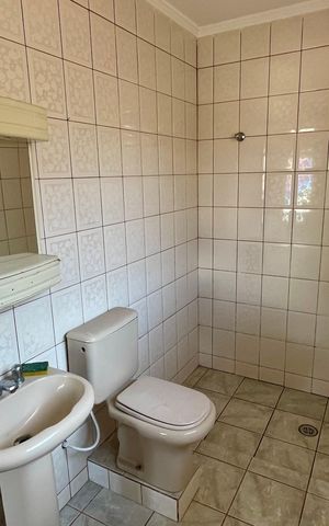 Casa à venda com 344m², 6 quartos e 5 vagas Casa à venda com 344m², 6 quartos e 5 vagasBanheiro Suíte