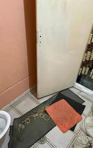 Casa à venda com 344m², 6 quartos e 5 vagas Casa à venda com 344m², 6 quartos e 5 vagasÁrea comum - Lavabo