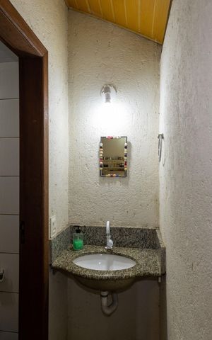 Casa para alugar com 30m², 1 quarto e 1 vaga Casa para alugar com 30m², 1 quarto e 1 vagaBanheiro Social