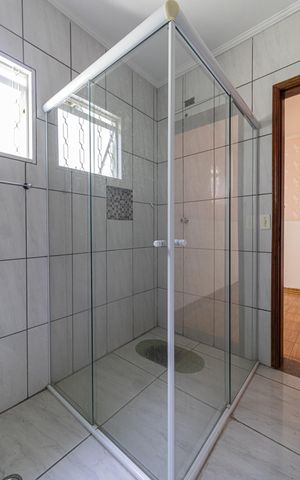 Casa à venda com 105m², 3 quartos e 2 vagas Casa à venda com 105m², 3 quartos e 2 vagasBanheiro Suíte 2