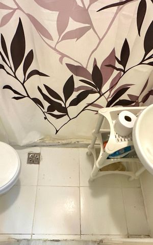 Apartamento à venda com 288m², 4 quartos e 2 vagas Apartamento à venda com 288m², 4 quartos e 2 vagasBanheiro de Serviço