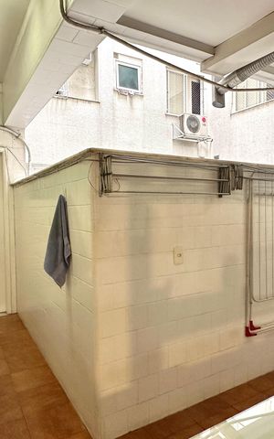 Apartamento à venda com 288m², 4 quartos e 2 vagas Apartamento à venda com 288m², 4 quartos e 2 vagasÁrea de Serviço