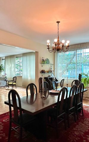Apartamento à venda com 288m², 4 quartos e 2 vagas Apartamento à venda com 288m², 4 quartos e 2 vagasSala