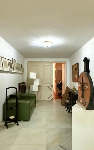Apartamento à venda com 288m², 4 quartos e 2 vagas Apartamento à venda com 288m², 4 quartos e 2 vagasEntrada