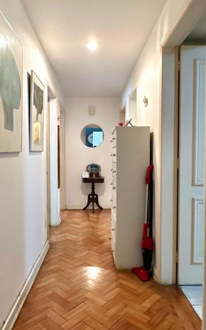 Apartamento à venda com 288m², 4 quartos e 2 vagas Apartamento à venda com 288m², 4 quartos e 2 vagasCorredor