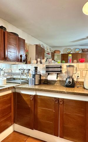 Apartamento à venda com 288m², 4 quartos e 2 vagas Apartamento à venda com 288m², 4 quartos e 2 vagasCozinha