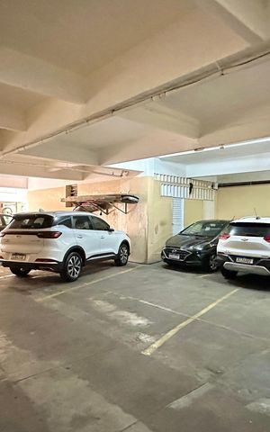 Apartamento à venda com 288m², 4 quartos e 2 vagas Apartamento à venda com 288m², 4 quartos e 2 vagasGaragem