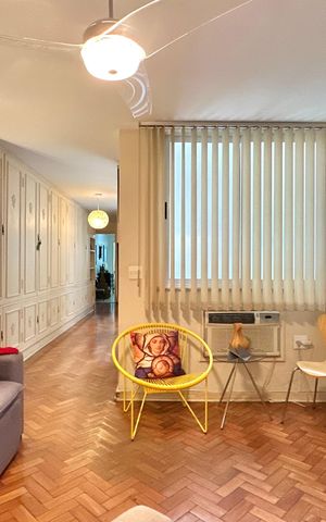 Apartamento à venda com 288m², 4 quartos e 2 vagas Apartamento à venda com 288m², 4 quartos e 2 vagasHall