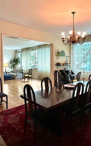 Apartamento à venda com 288m², 4 quartos e 2 vagas Apartamento à venda com 288m², 4 quartos e 2 vagasSala