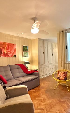 Apartamento à venda com 288m², 4 quartos e 2 vagas Apartamento à venda com 288m², 4 quartos e 2 vagasHall