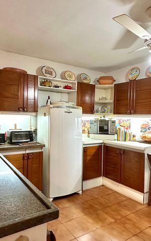 Apartamento à venda com 288m², 4 quartos e 2 vagas Apartamento à venda com 288m², 4 quartos e 2 vagasCozinha